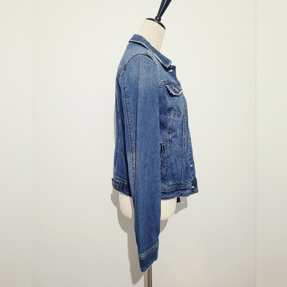 UNIVERSAL THREAD Women's Denim Freeborn Jean Jacket Trucker Style Size Small - Picture 2 of 11
